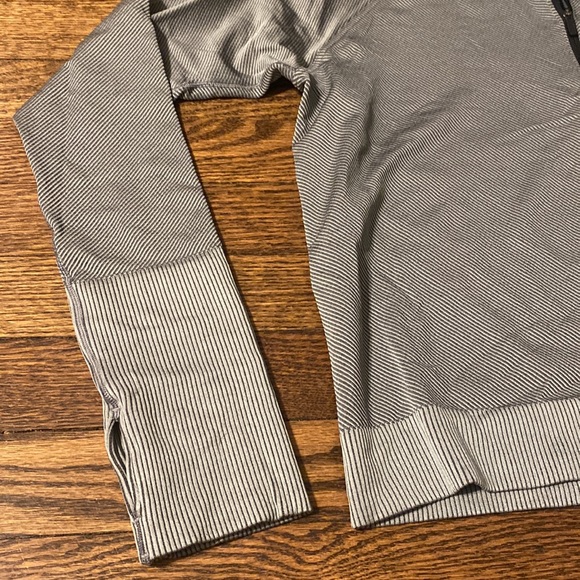 Lululemon Restless Cropped Half Zip - Picture 6 of 9
